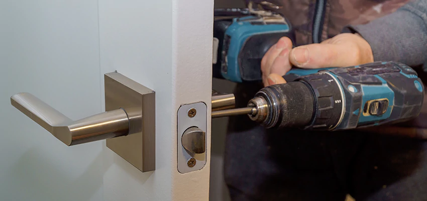 Broken Door Handle Lock Repair in Lemon Hill, California